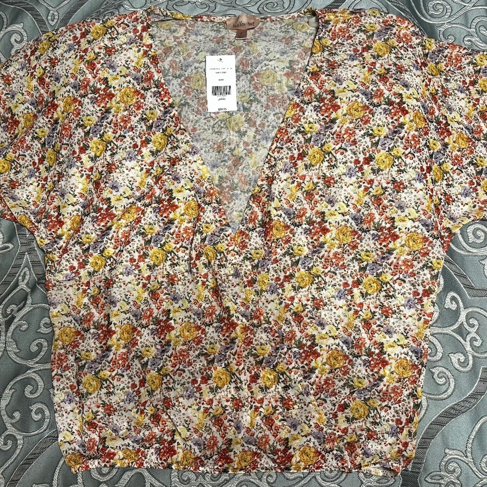 Multi-colored top size L